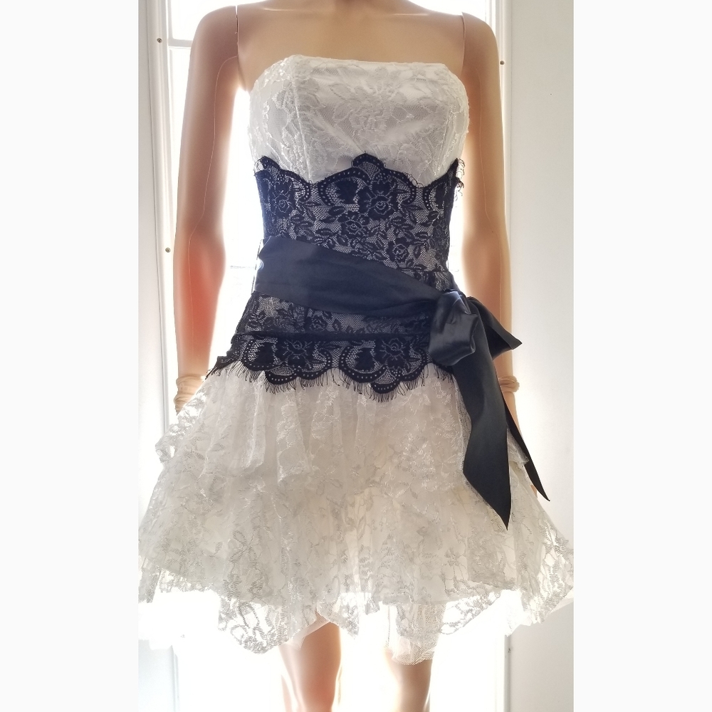 Fiesta Short Poof White/Black Lace Dress, XS - Picture 1 of 6